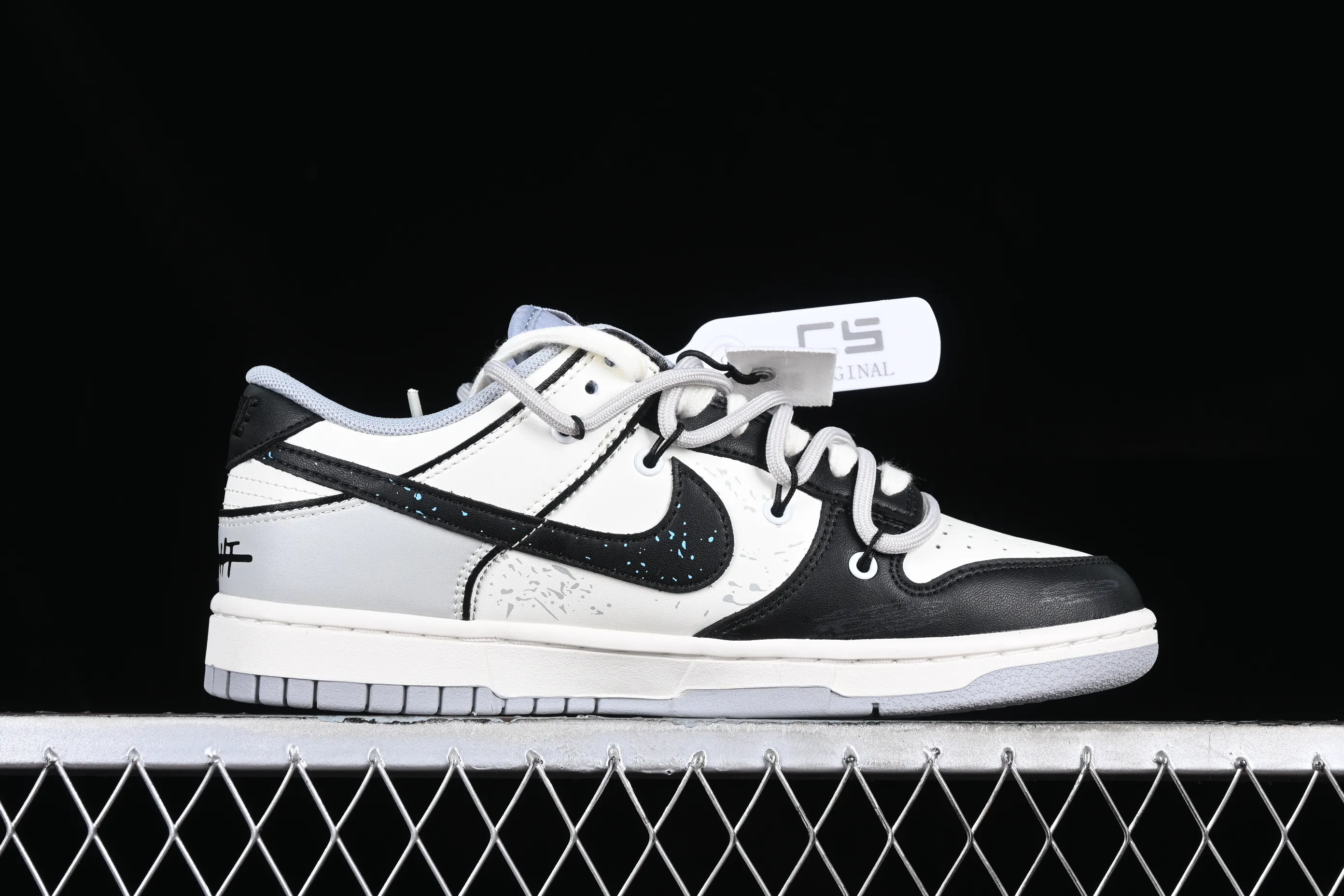 All Categories Nk SB Dunk Series Nk SB Dunk Low Low-top sneakers CS version Nk Dunk Low "Miami Hurricanes" Space Exploration Star Trek Customized version of deconstructed straps retro distressed low-top sneakers DJ6188-003